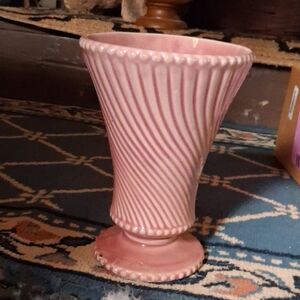 Chic Swirl Pink Vase